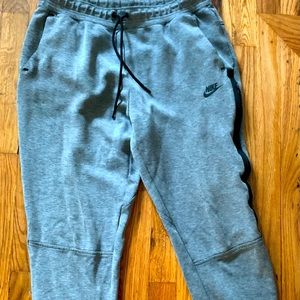 Nike Tech Fleece Joggers - M